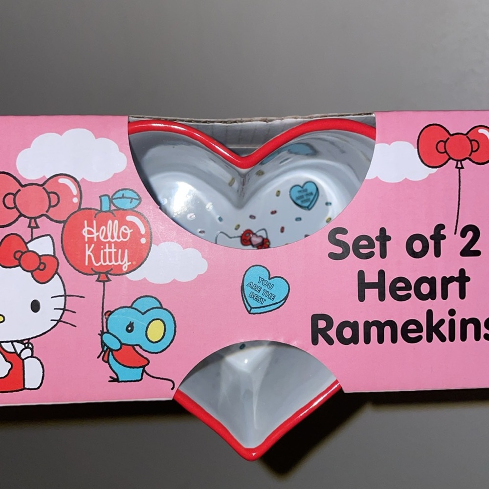 Hello Kitty Heart Ramekin Set - Picture 3 of 5